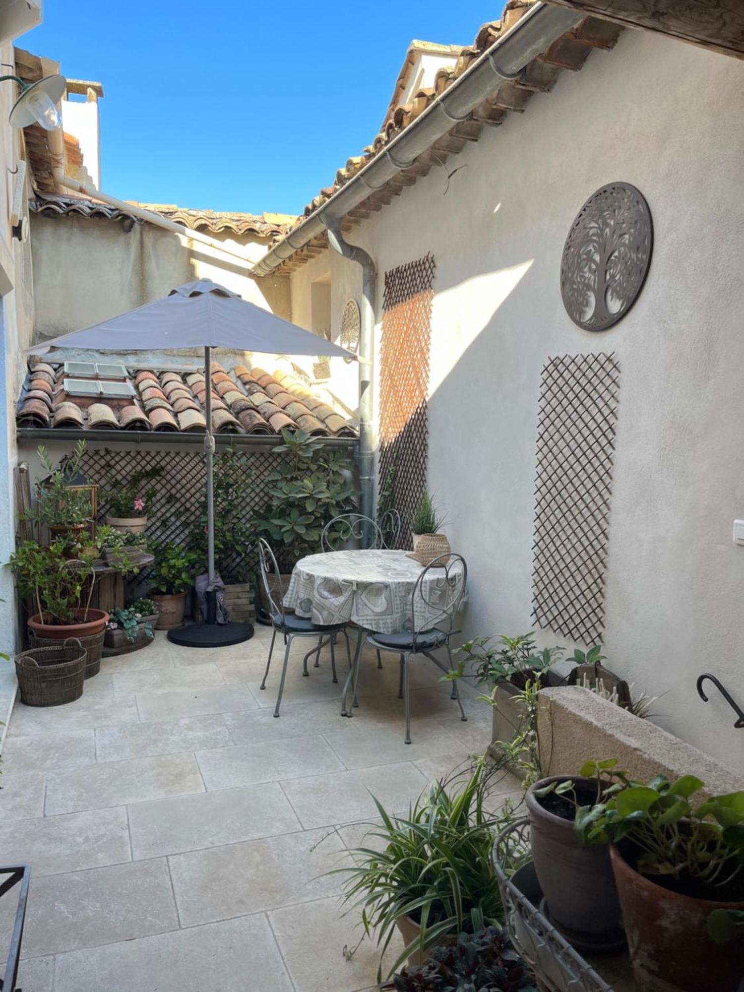 La Charmeuse Apartment Cereste Luaran gambar