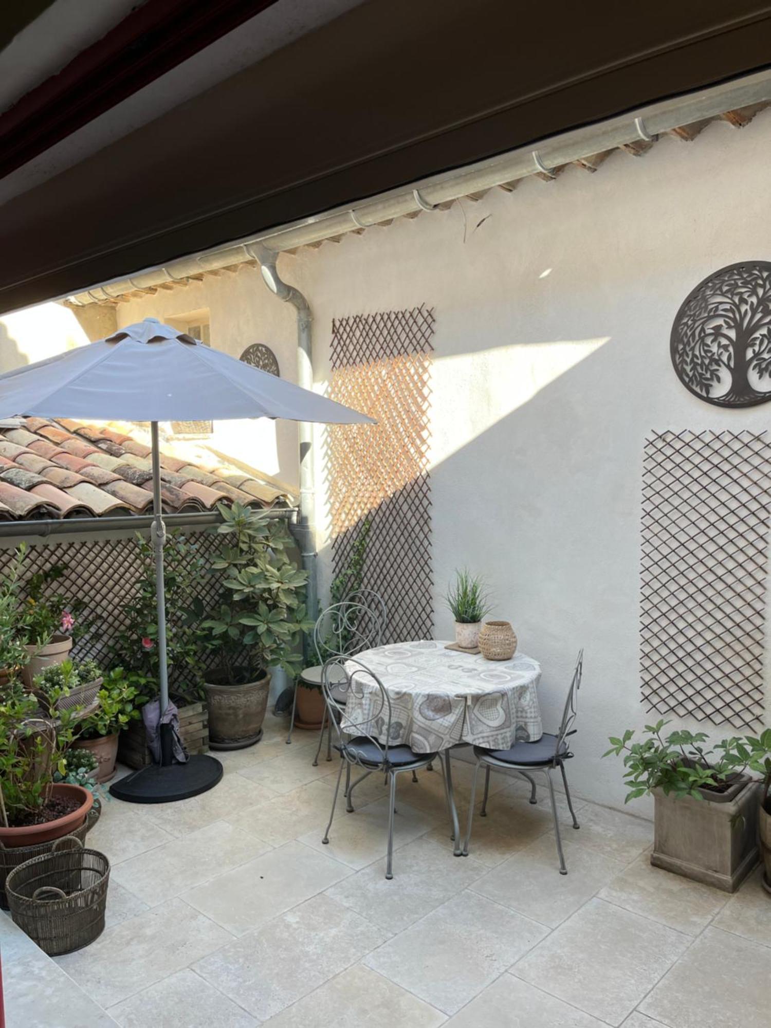 La Charmeuse Apartment Cereste Luaran gambar